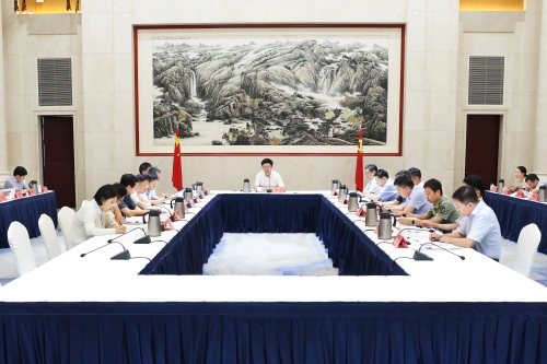 區黨工委委員會議召開